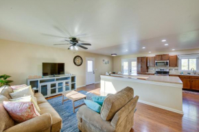 Palmyra House with Private Hot Tub and Fenced Yard!